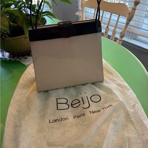 Beijo Elegant Black and Cream Handbag